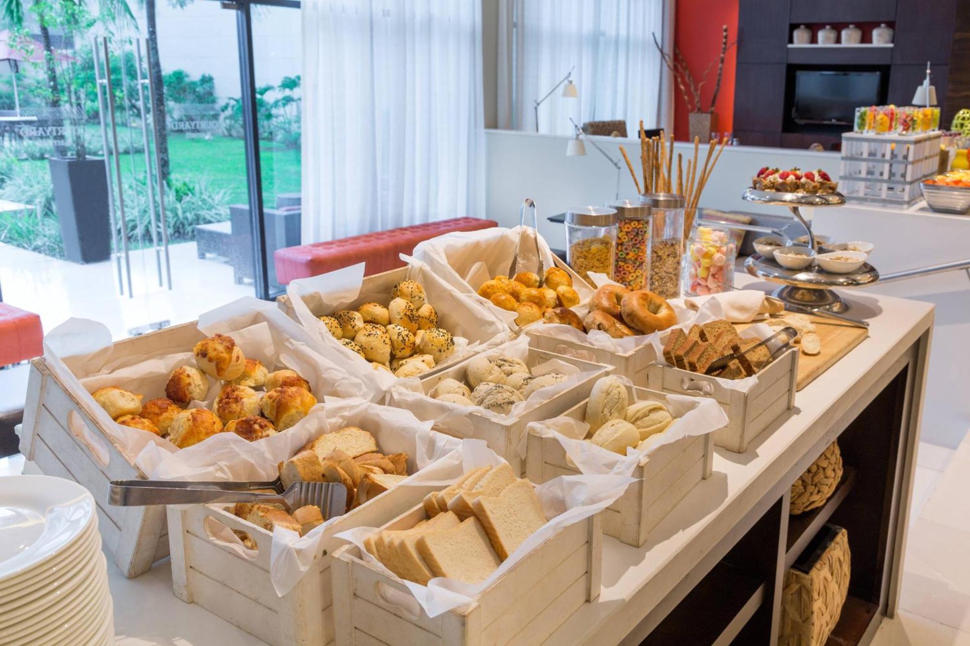 Courtyard By Marriott Panama Metromall Tocumen Εξωτερικό φωτογραφία